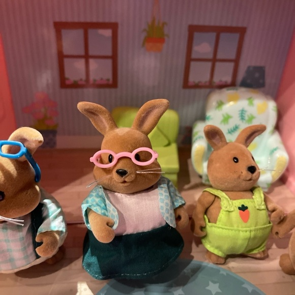 Li’l Travel suitcase 6 cottontail rabbits with chairs - Picture 7 of 13